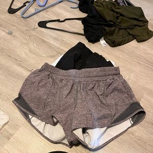 Lululemon Hotty Hot Shorts 2.5”